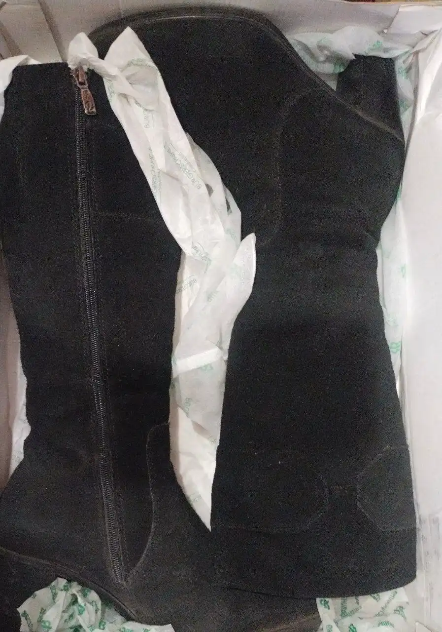 Женские замшевые сапоги 38 размер с натуральным мехом - Обувь (Одежда) в Чита