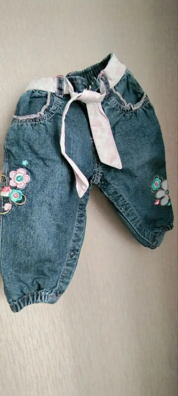 Продам детские джинсы на клёпках - Детская одежда (Одежда) в Чита