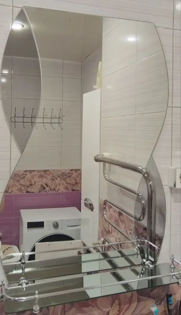 Продам большое настенное зеркало с полкой - Саженцы в Чита