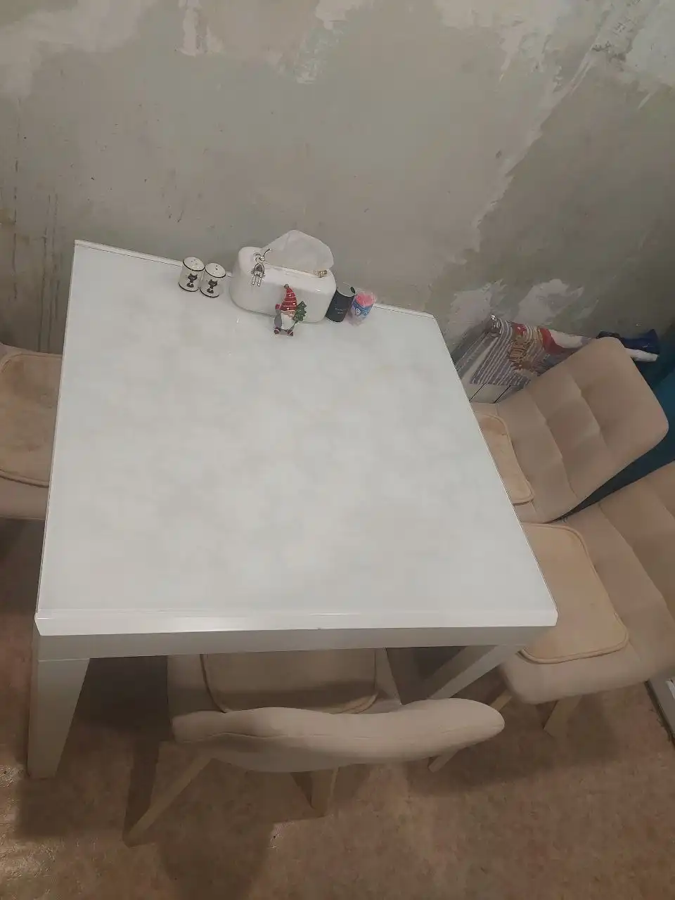 Продам стеклянный раздвижной стол со стульями - Мебель (Барахолка) в Чита