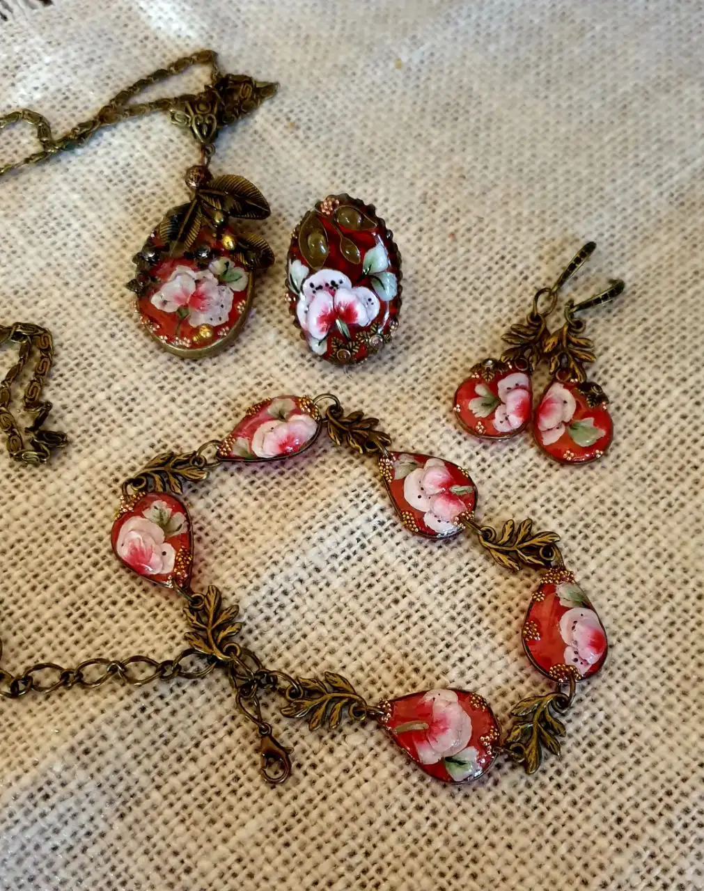 Комплект украшений ручной работы "Аленький цветочек" из смолы - Украшения ручной работы (Барахолка) в Чита