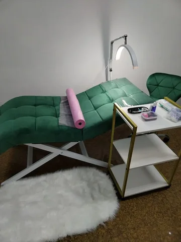 Продажа кушетки, стула и лампы для салона красоты - Металлопрокат в Чита