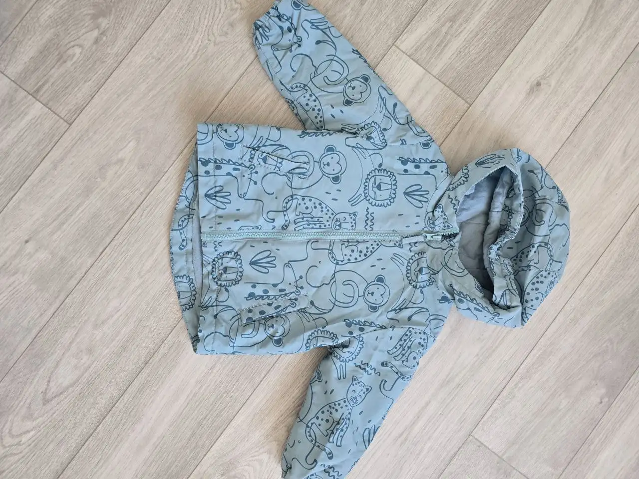 Продам ветровку размер 80 - Верхняя одежда (Одежда) в Чита