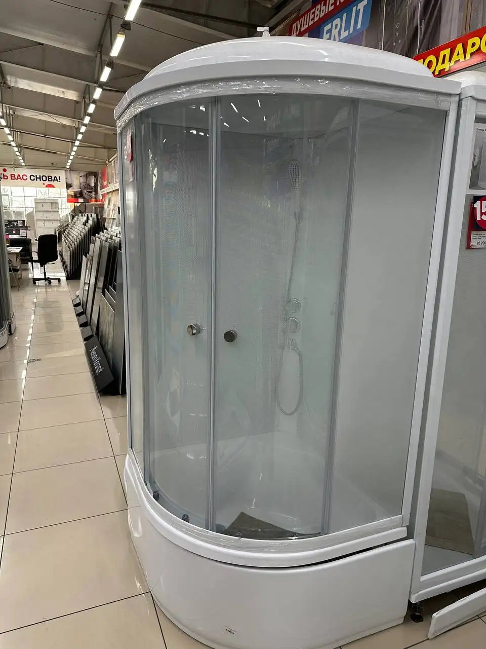 Скидки на душевые кабины и ограждения до 28 февраля - Сантехника (Для дома и дачи) в Чита
