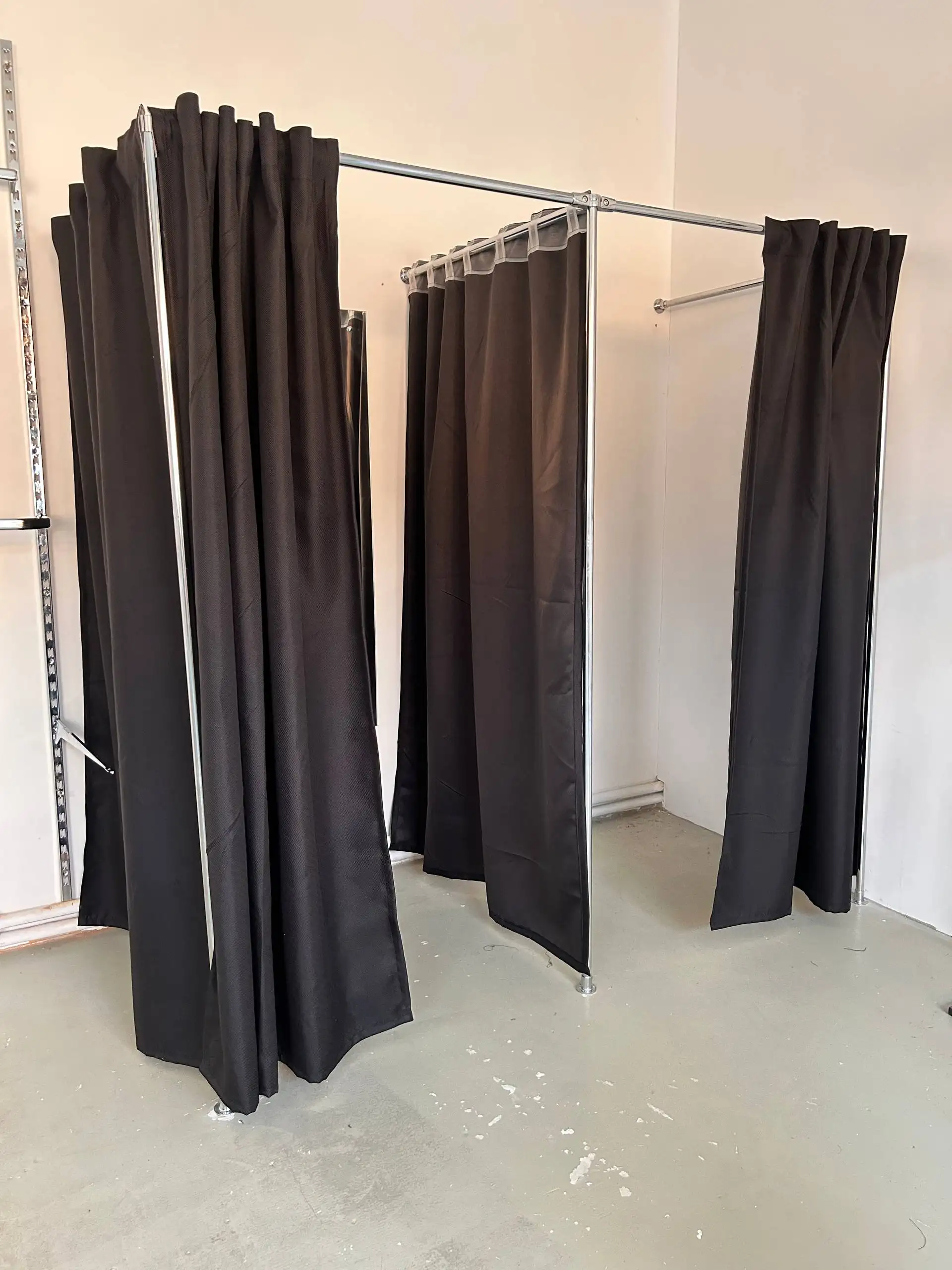 Продажа нового ресепшена и примерочных - Барахолка в Чита