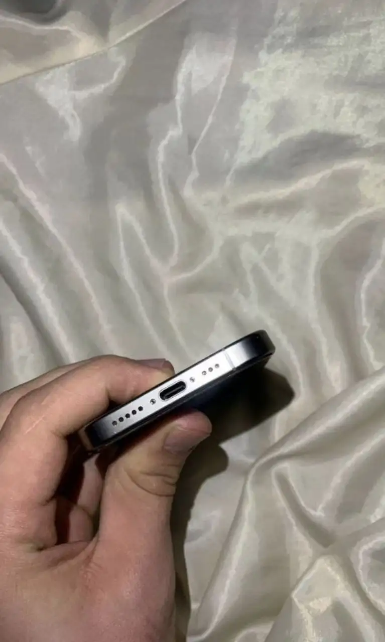 Продам iPhone 15 Pro 128ГБ Natural Titanium - Смартфоны (Электроника) в Чита