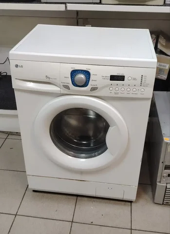 Стиральная машина LG 5 кг в отличном состоянии - Растения и семена в Чита