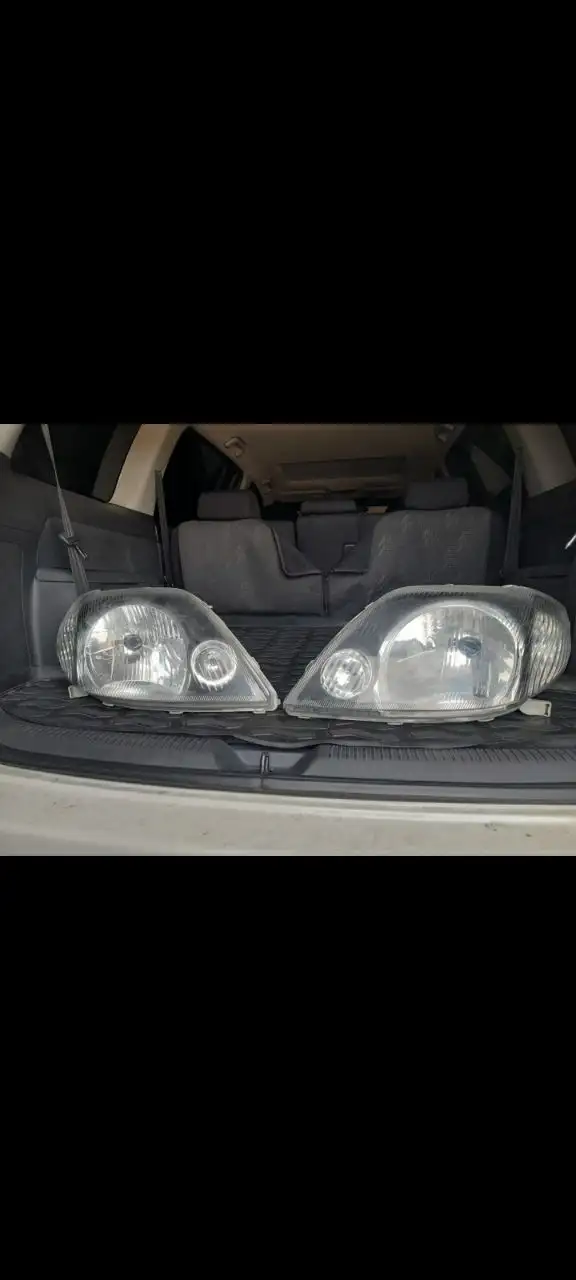 Продам фары передние от Toyota Corolla 120 кузов - Запчасти (Авто) в Чита