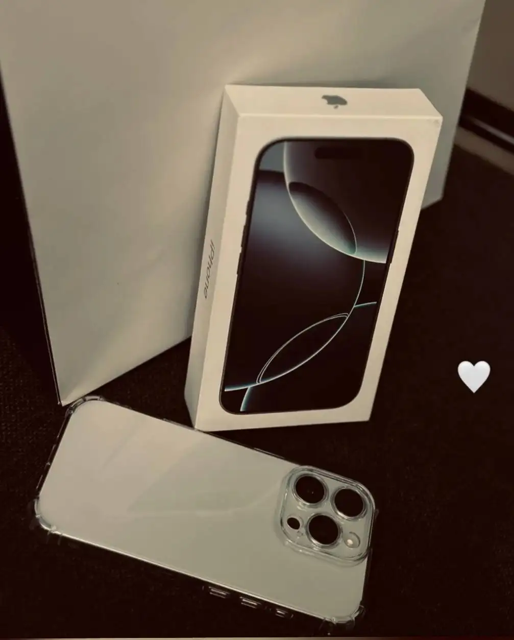 Продам iPhone 16 Pro 128GB новый с полным комплектом - Смартфоны (Электроника) в Чита