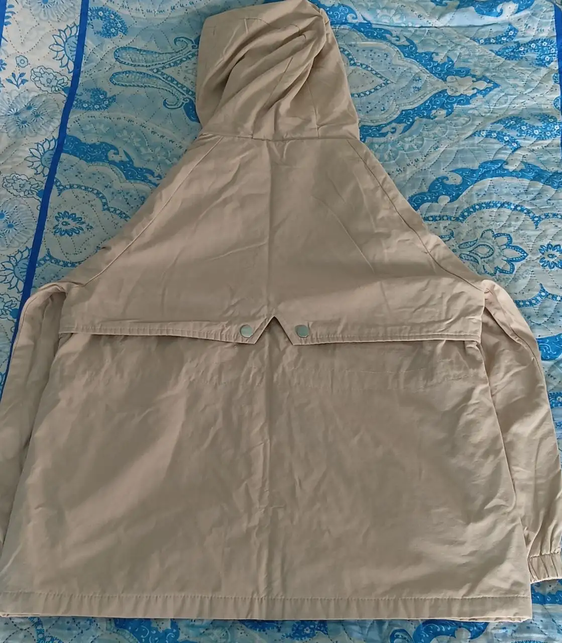 Продажа весенней куртки размера L - Верхняя одежда (Одежда) в Чита