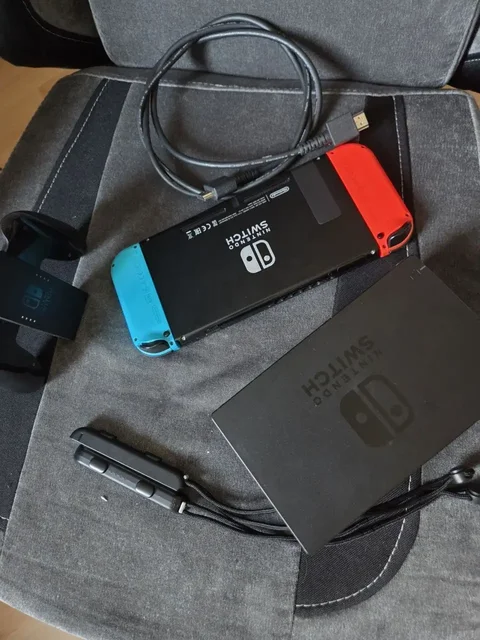 Продаётся Nintendo Switch rev 1 с комплектом аксессуаров - Комплектующие для ПК в Чита