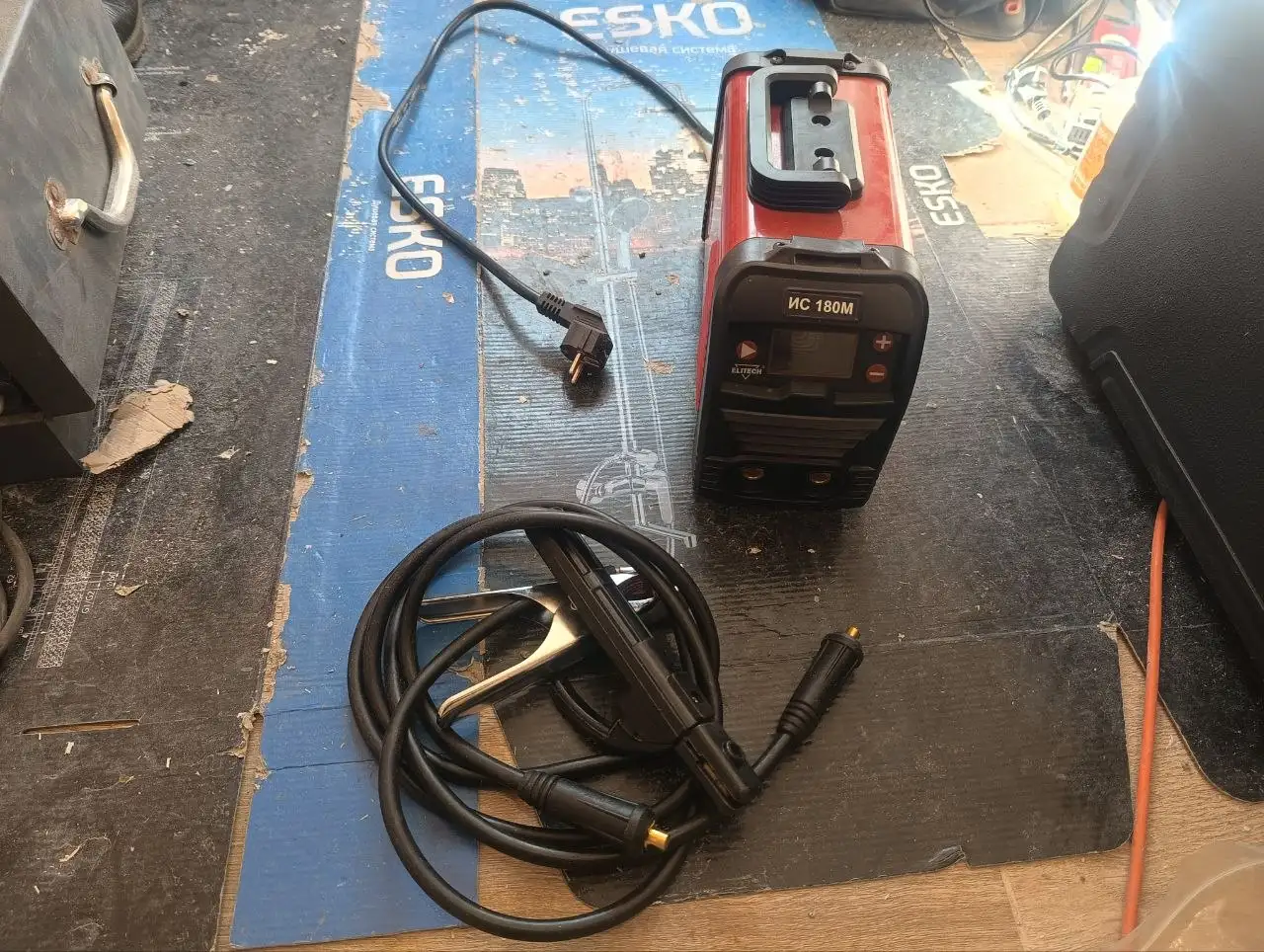 Продам сварочный аппарат 180А - Сварочное оборудование (Оборудование) в Чита