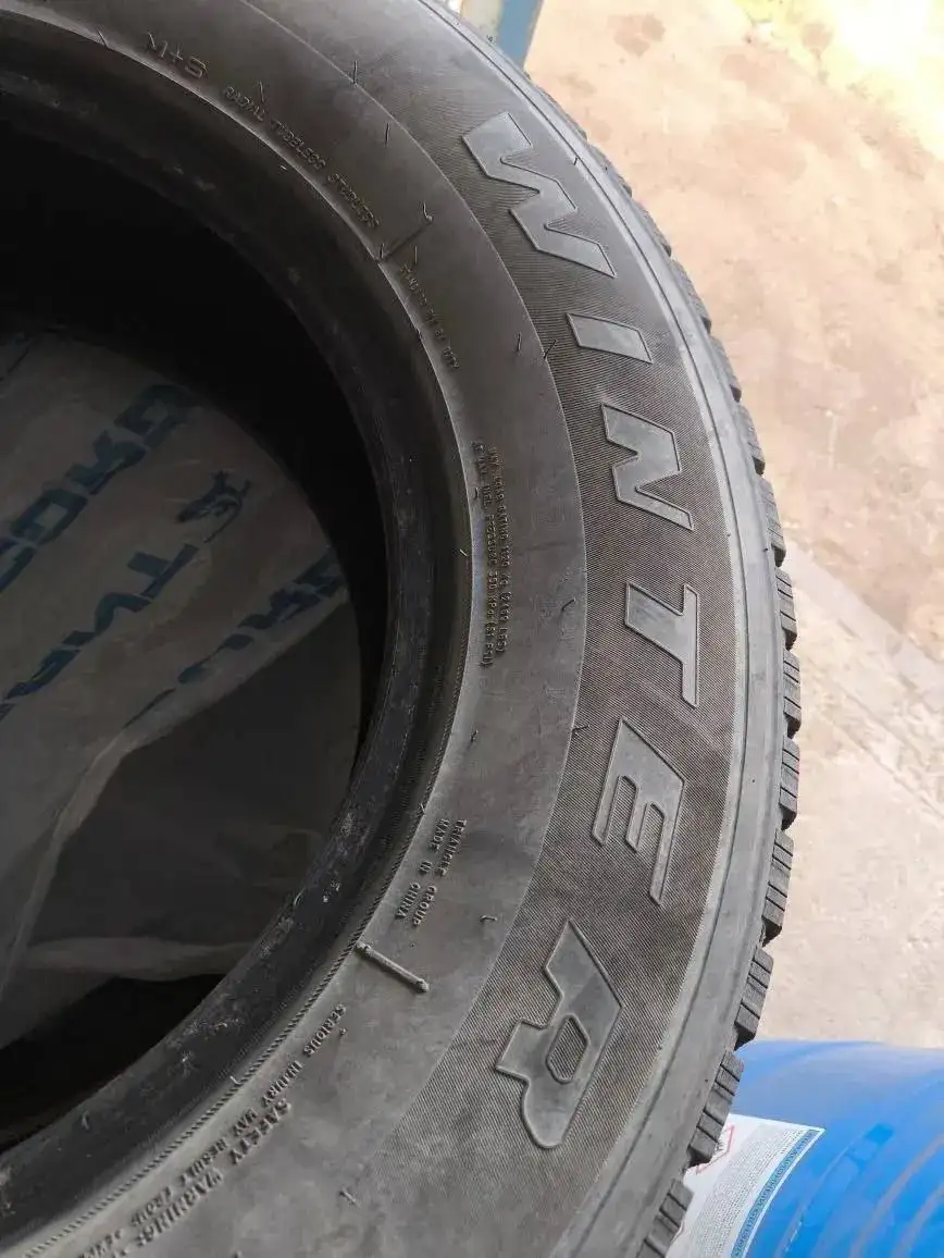 Продам комплект всесезонной резины на R17 Triangle - Шины и диски (Авто) в Чита