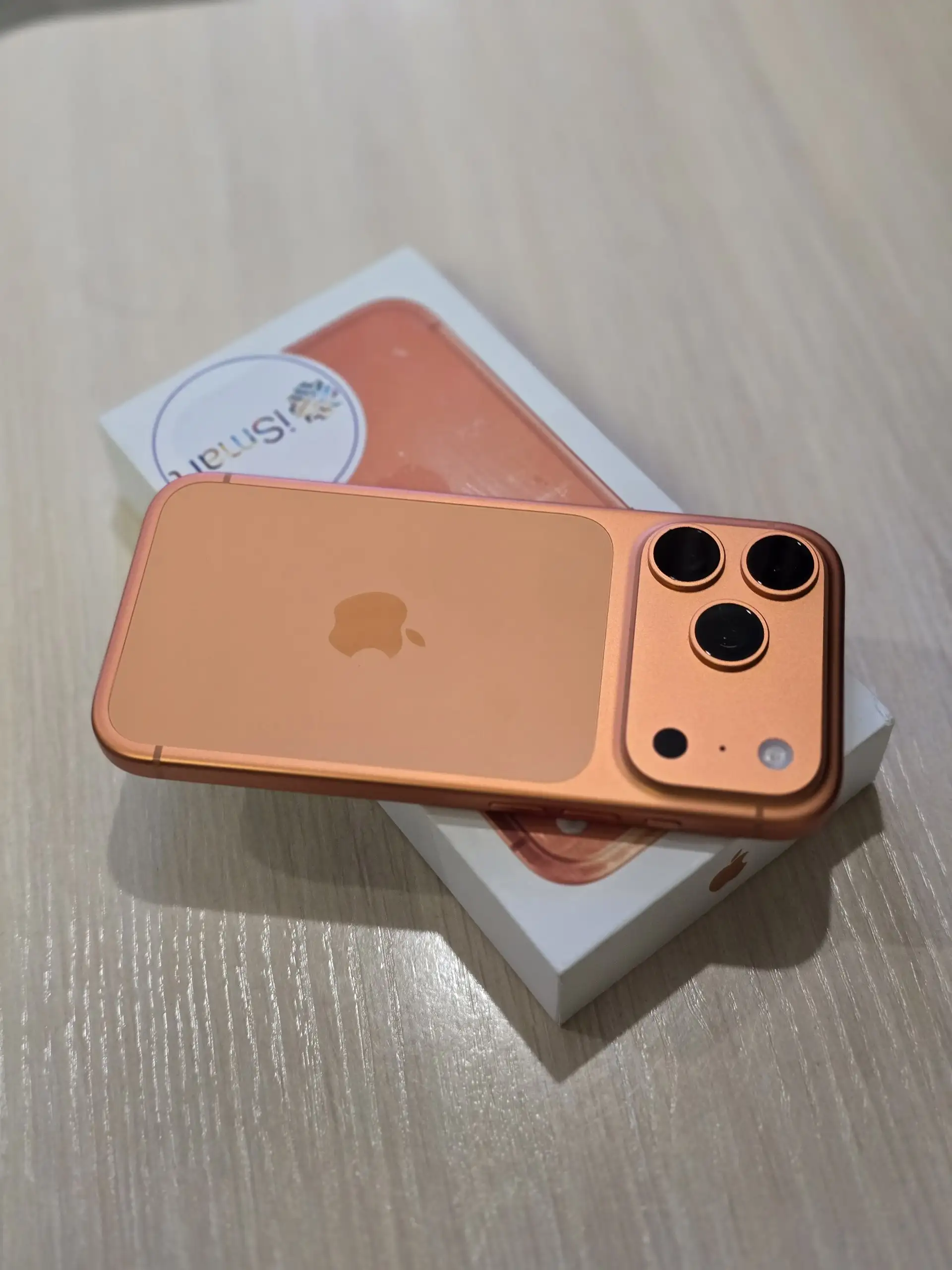 Продам iPhone 17 Pro 256 ГБ оранжевый - Смартфоны (Электроника) в Чита