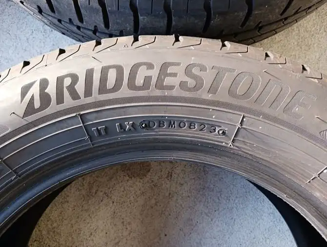 Летние шины 185/65R15 Bridgestone - Шины (Авто) в Чита