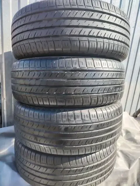 Продам летние шины Dunlop 215/60 R16 - Запчасти в Чита