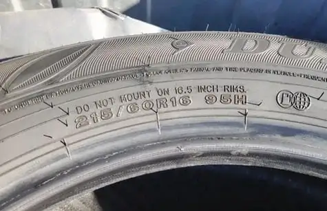 Продам летние шины Dunlop 215/60 R16 - Шины и диски (Запчасти) в Чита