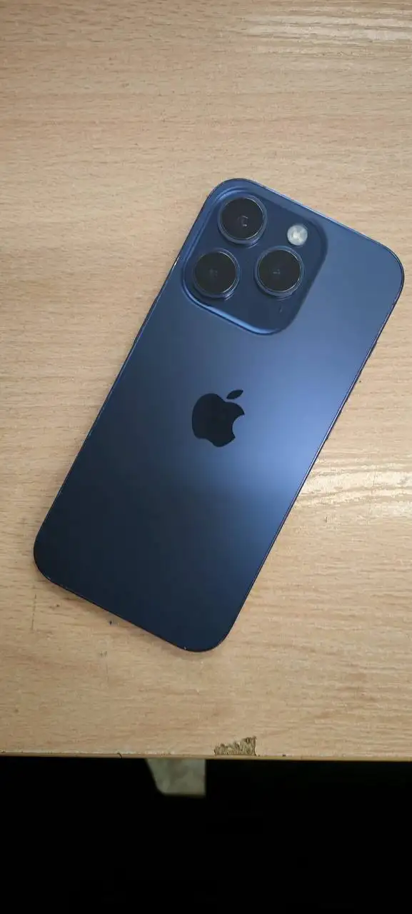 iPhone 15 Pro 100/256 с замененным экраном, обмен на авто-мототехнику - Смартфоны и аксессуары (Электроника) в Чита