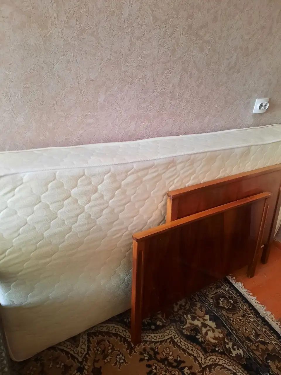 Продам кровать с матрасом - Мебель (Для дома и дачи) в Чита