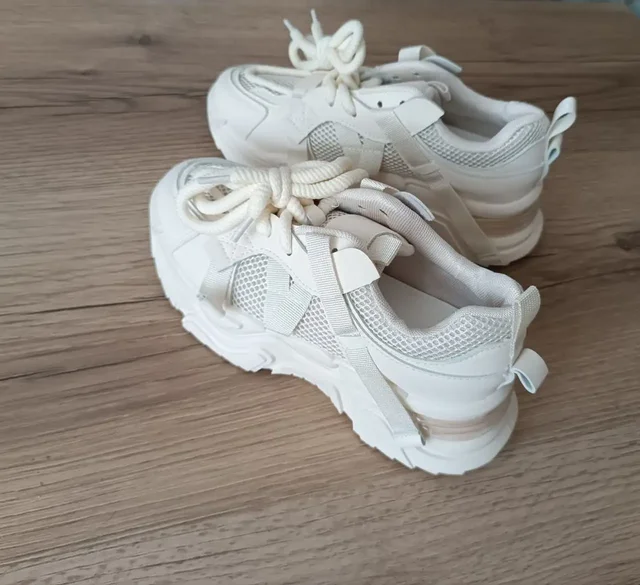 Продам женские кроссовки, новые - Мыло в Чита