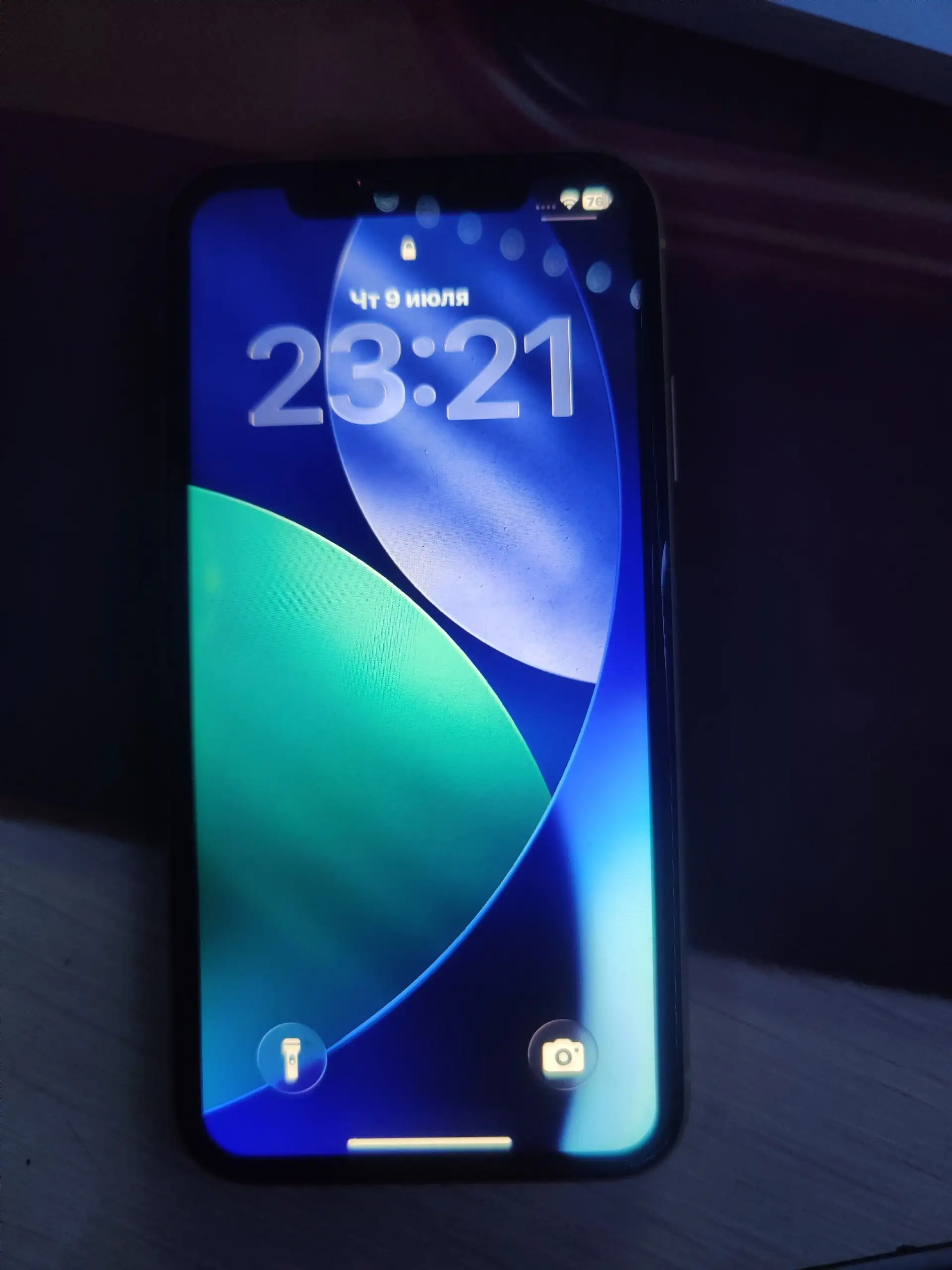 Продам iPhone 11 и OnePlus 8 Pro - Мобильные телефоны (Электроника) в Чита