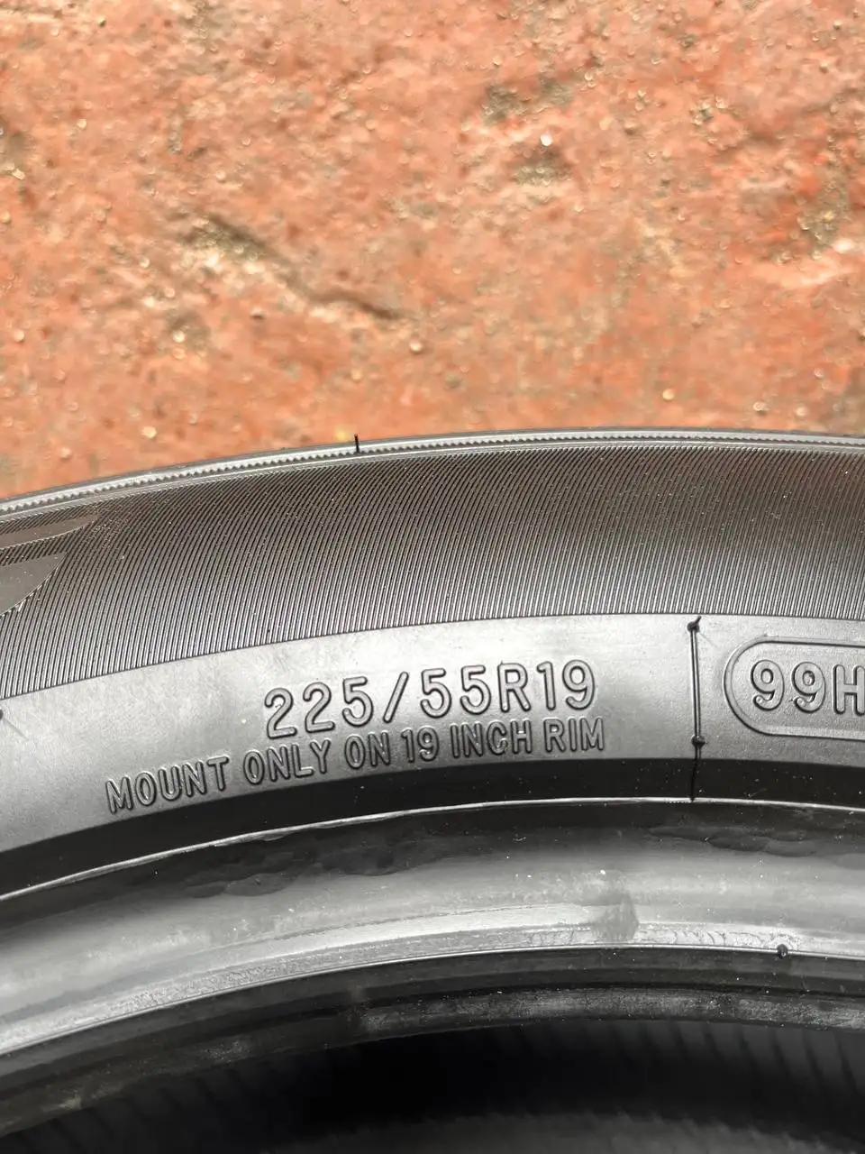 Колеса R14, Резина 225/55/19 и 225/65/17 - Шины и диски (Авто) в Чита