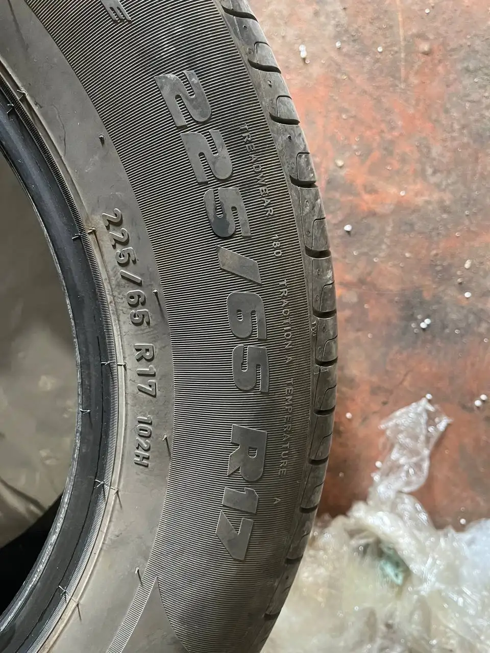 Колеса R14, Резина 225/55/19 и 225/65/17 - Шины и диски (Авто) в Чита