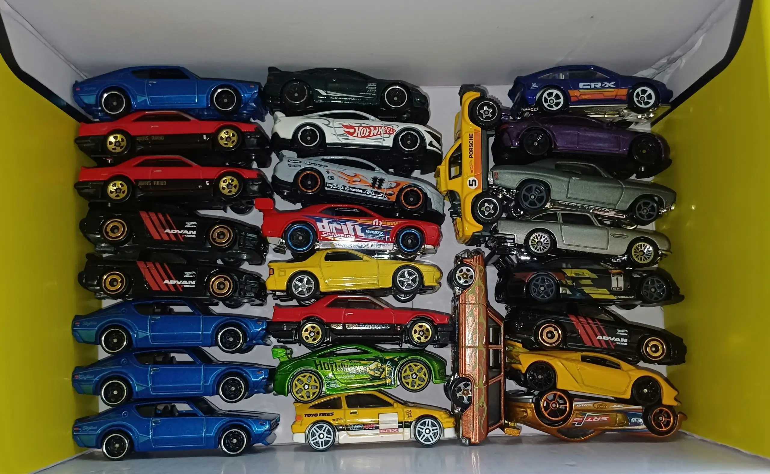 Продам модели Hot Wheels - Коллекционирование (Хобби и отдых) в Чита