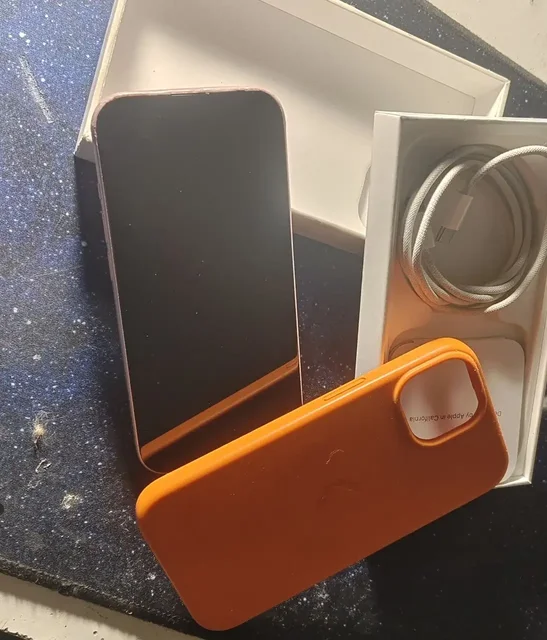 Iphone 15 pink 128 ГБ - Портативные консоли в Чита