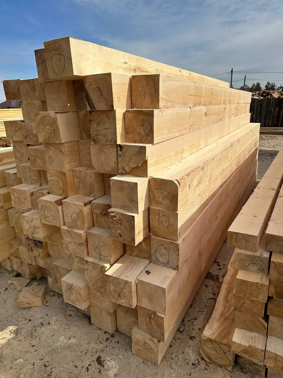 Продажа свежего пиломатериала различных размеров - Пиломатериалы (Для дома и дачи) в Улан-Удэ