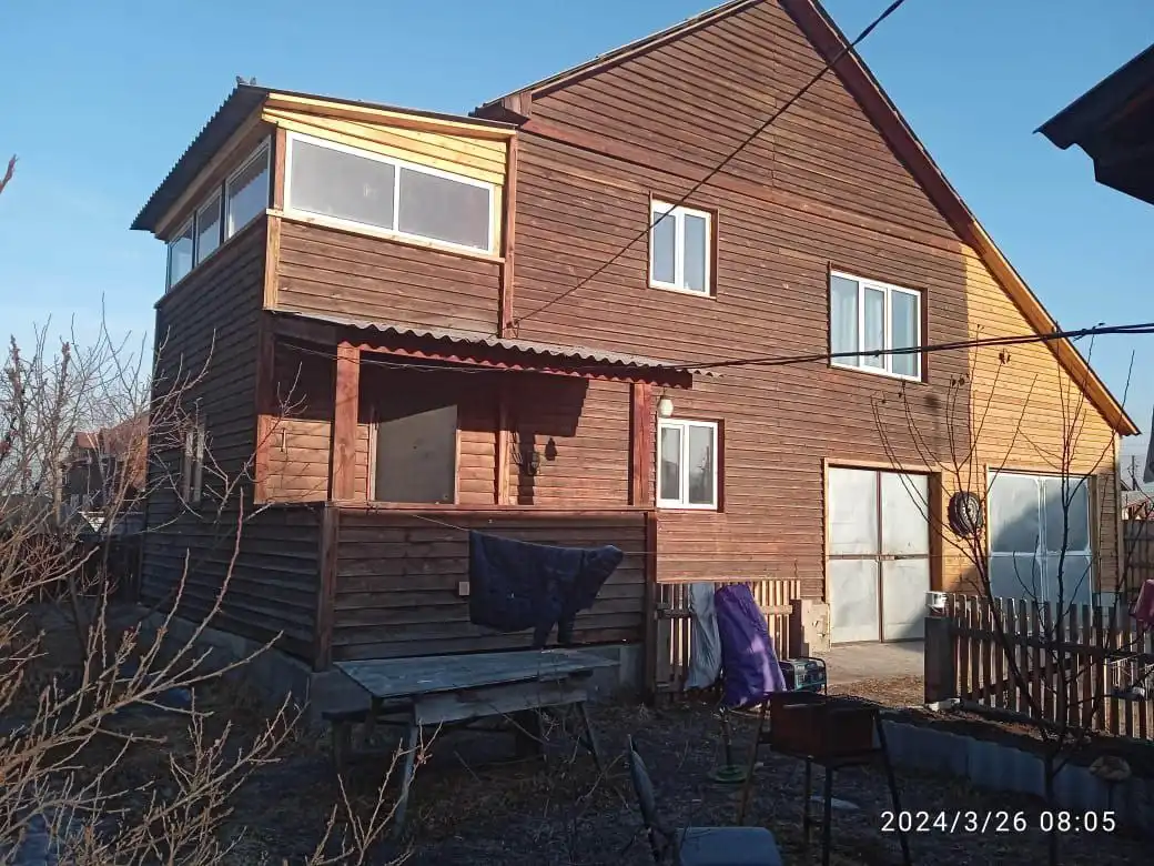 Продажа 2-этажного брусового дома с участком и гаражами
