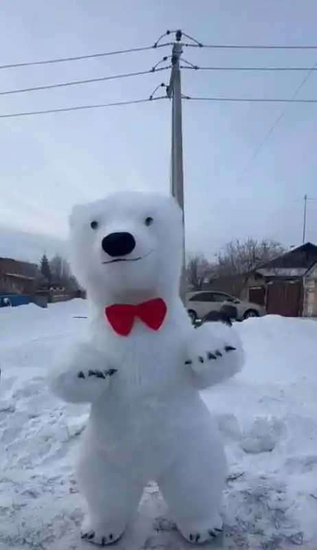 Поздравление белого медведя