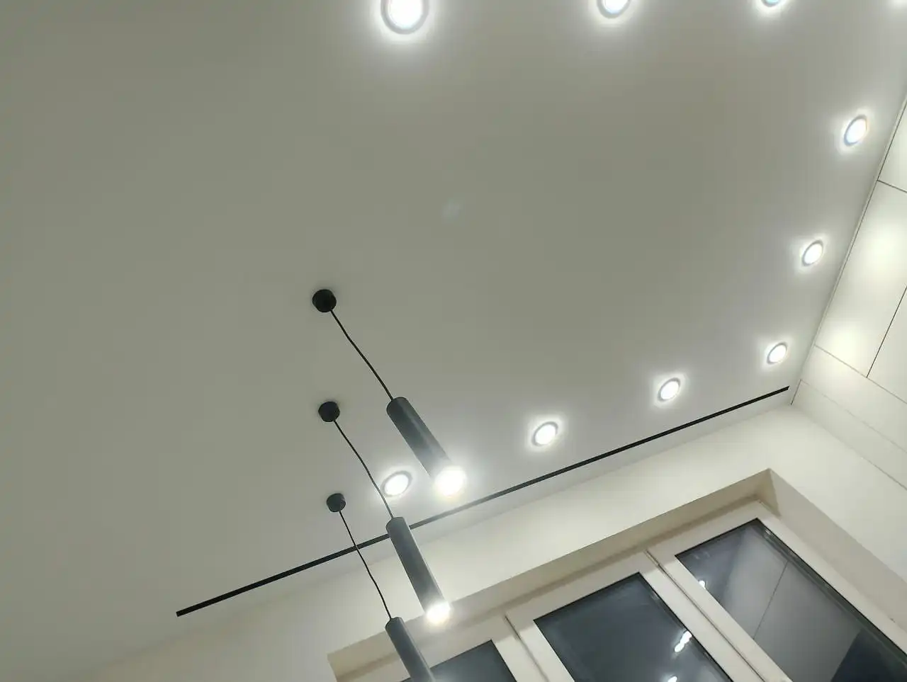 Натяжные потолки