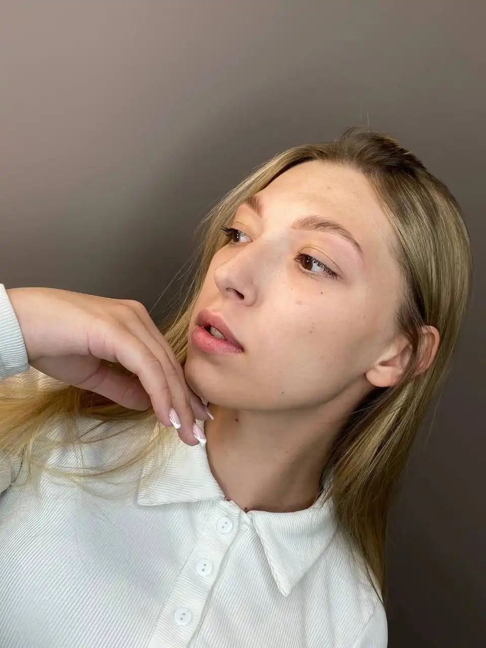 Услуги по естественной коррекции бровей и ресниц в Красноярске