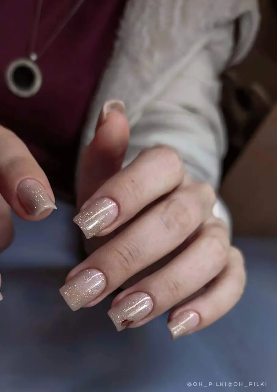 Маникюр с укреплением твёрдый гель в Октябрьском районе - Красота и здоровье (Услуги) в Красноярск