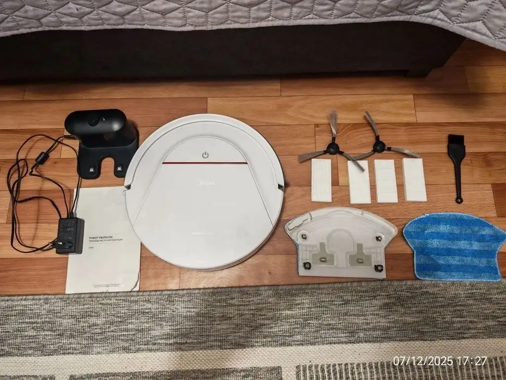 Робот-пылесос в отличном состоянии - Роботы-пылесосы (Для дома и дачи) в Красноярск
