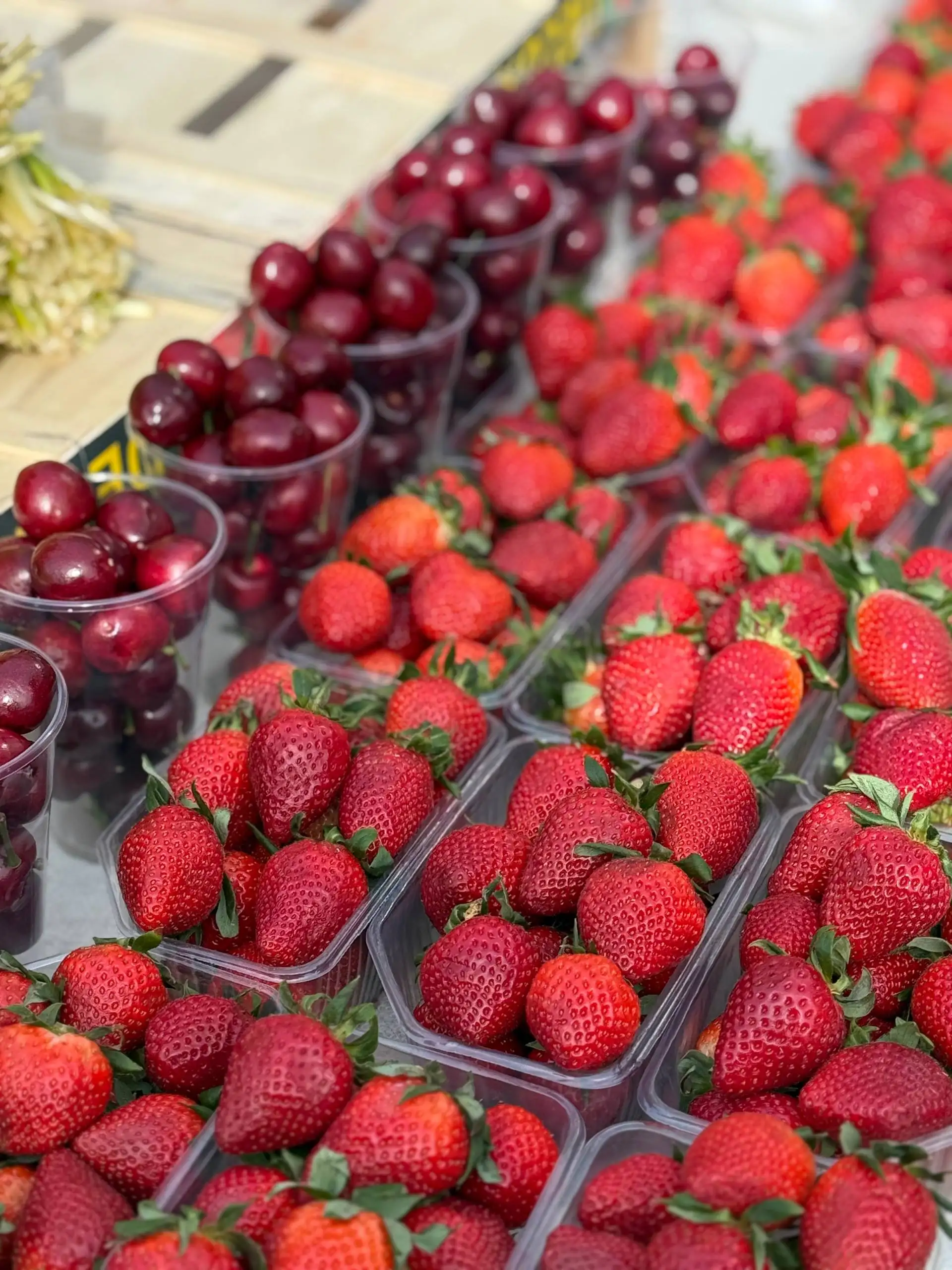 Продажа черешни, клубники и другой продукции - Барахолка в Красноярск