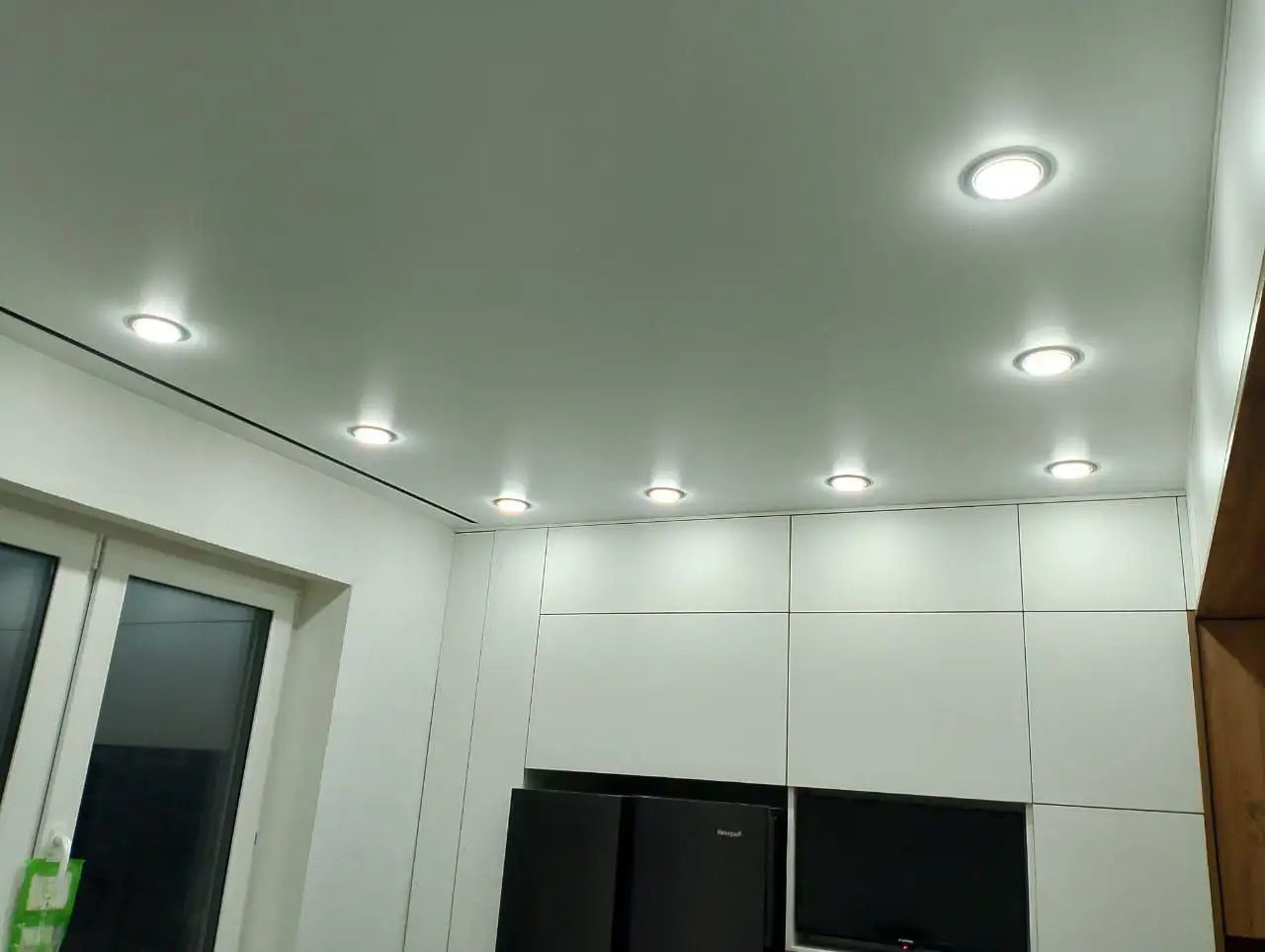 Услуги по натяжным потолкам - Ремонт и строительство (Услуги) в Красноярск