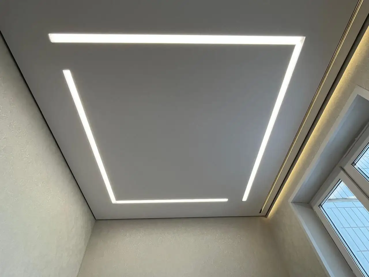 Услуги по натяжным потолкам - Ремонт и строительство (Услуги) в Красноярск