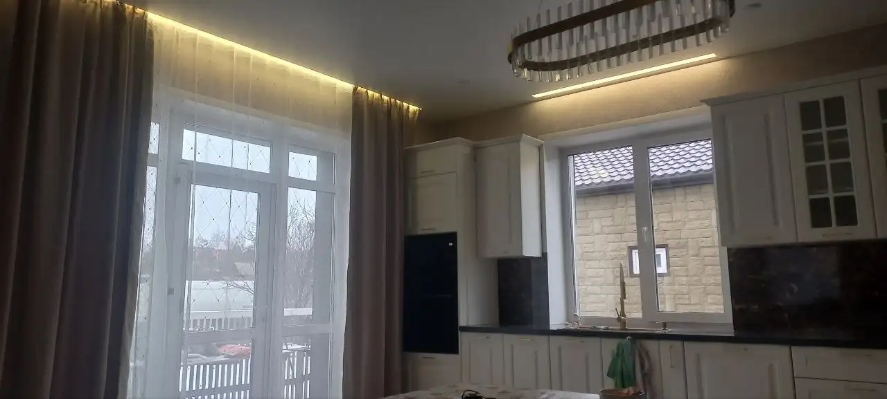 Услуги по натяжным потолкам - Ремонт и строительство (Услуги) в Красноярск