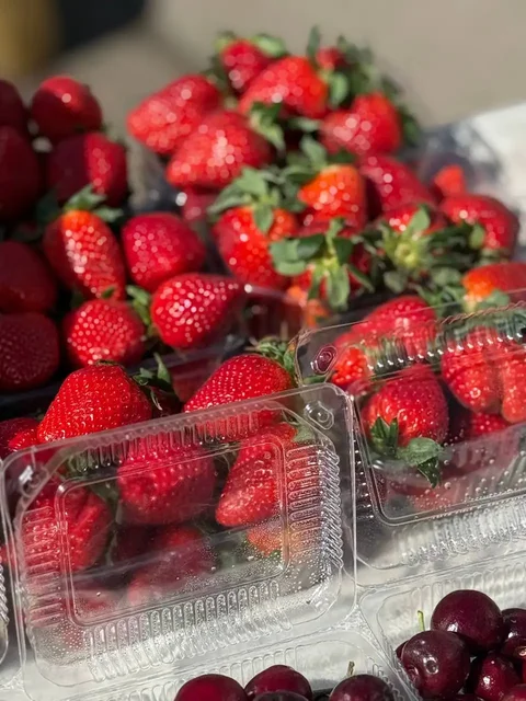 Продажа свежей клубники, черешни и черемши - Барахолка в Краснодар