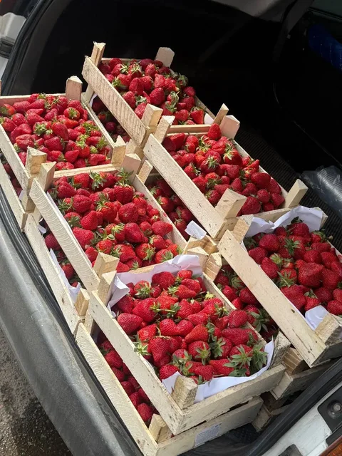 Продажа свежих ягод и зелени с доставкой на Вильского 28Д - Цветы в Красноярск