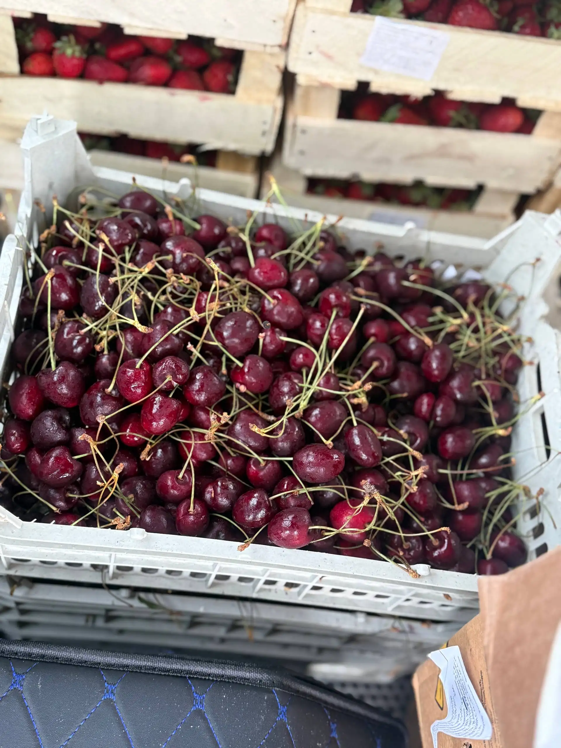 Клубника, ягоды и арбузы: свежие цены - Продукты питания (Барахолка) в Красноярск