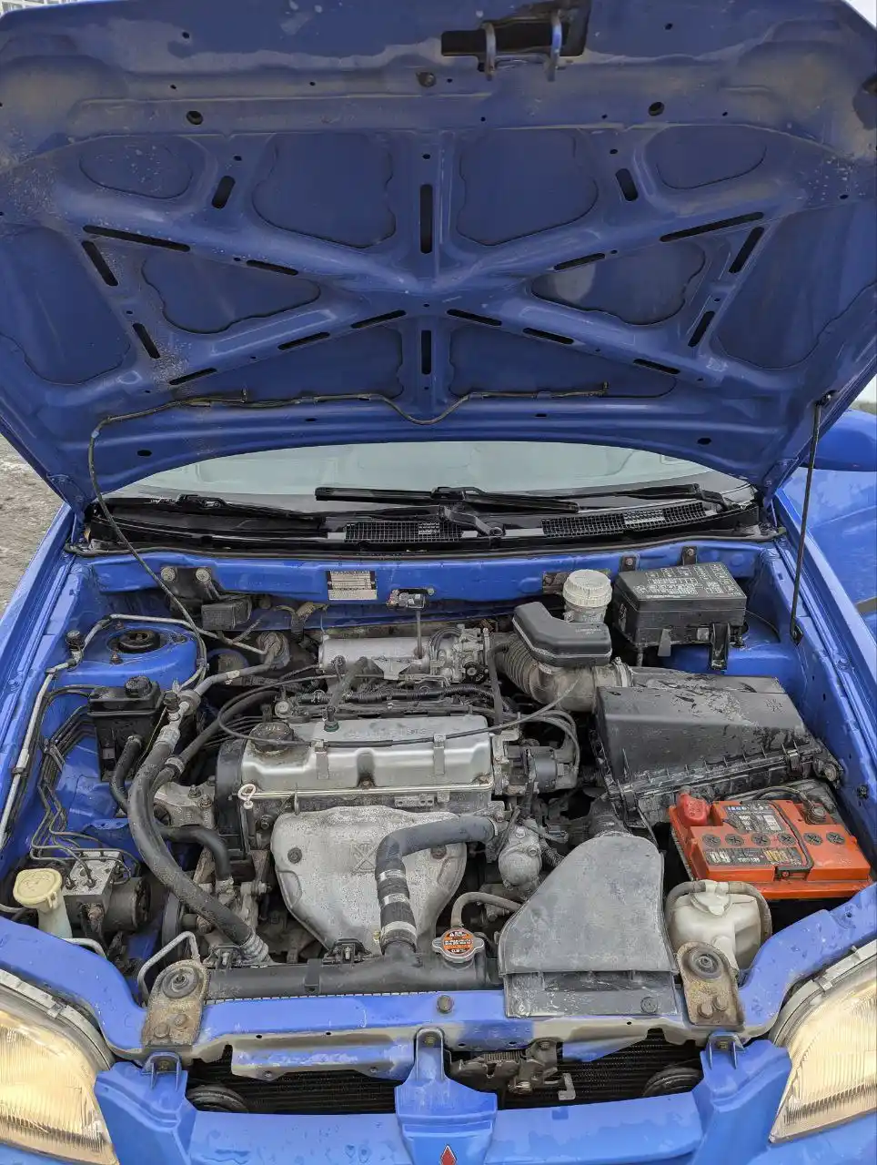 Mitsubishi Space Star 1999 года