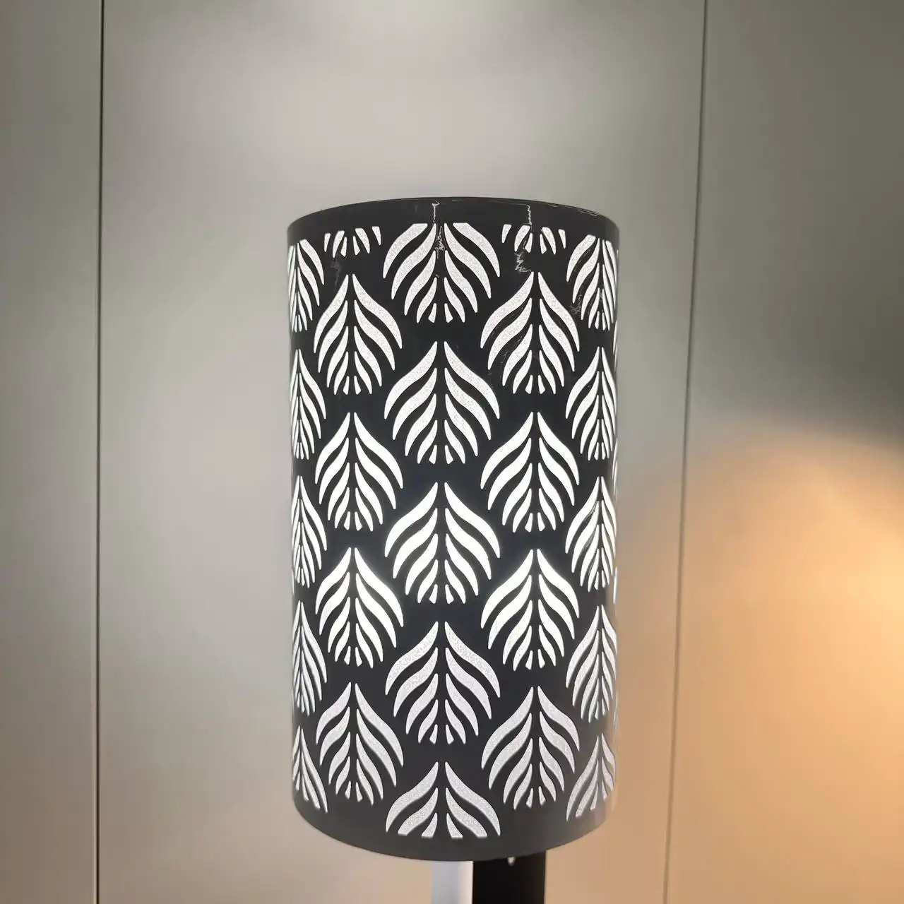 Новый торшер с регулируемым светом