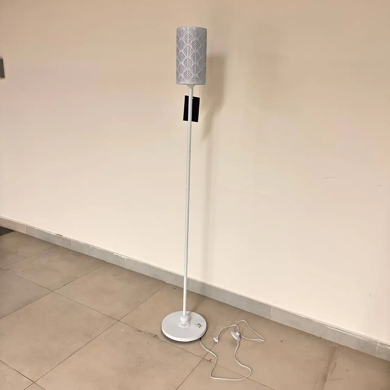 Новый торшер с регулируемым светом