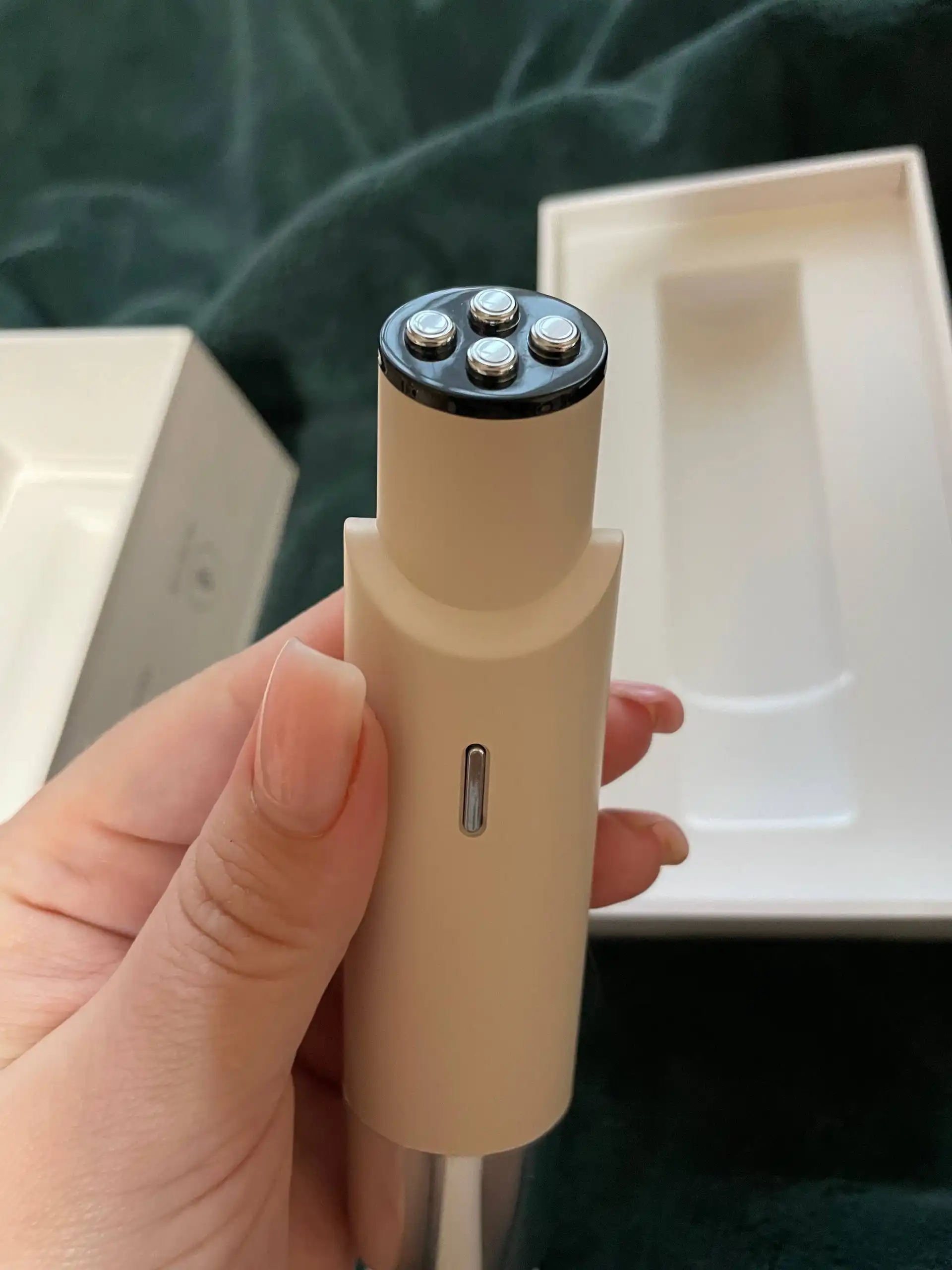 Продам массажер для ухода за кожей вокруг глаз