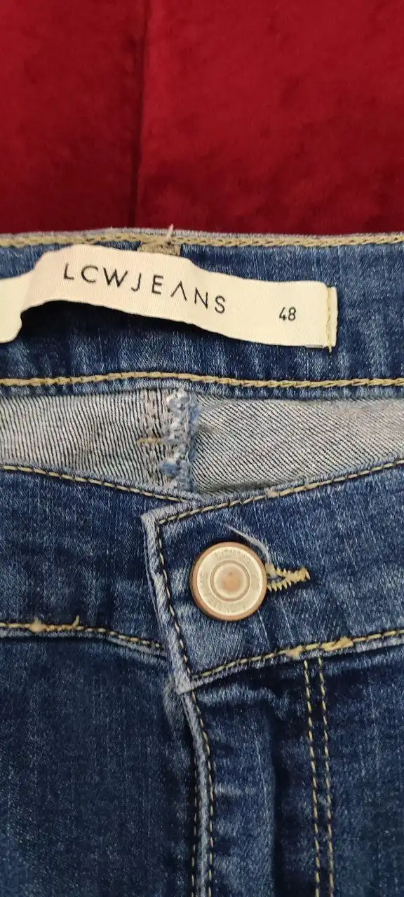 Джинсы, размер на фото