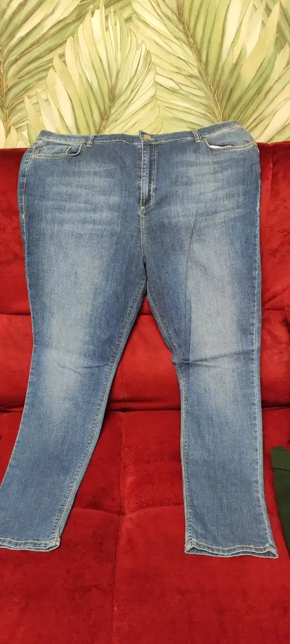 Джинсы, размер на фото