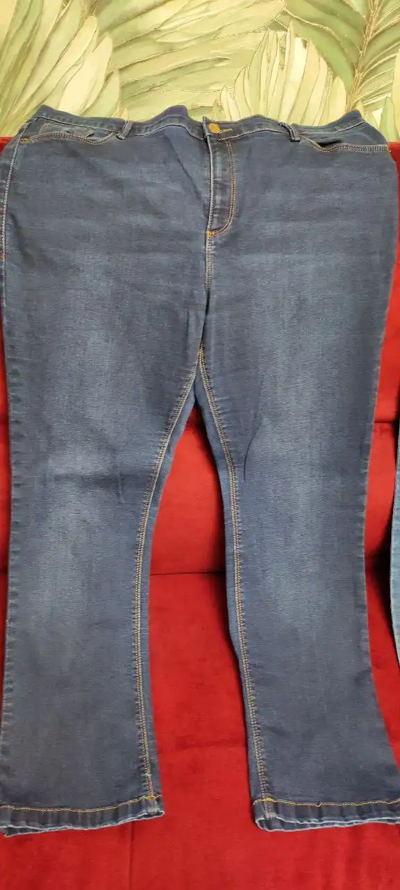 Джинсы, размер на фото